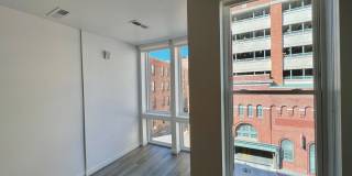 725 W Pratt Gallery 108