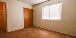 CUTE 2 BEDROOM CONDO! Gallery 12