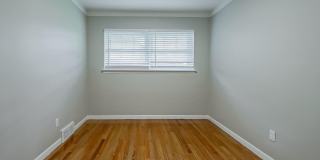 $2300 3 bed 2 bath bungalow Gallery 19