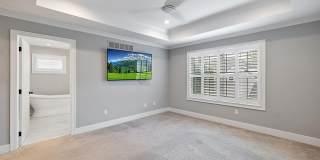 811 Smith Avenue Gallery 28