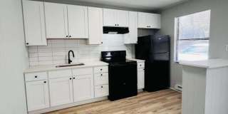 Newly Remodeled 1 Bedroom Apartment Gallery 1