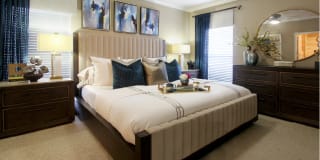 Kensington Square Gallery 24