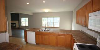 4219 Owl Creek Dr. - 3 Bedroom 2.5 Bath w/ a 2 car attached garage Gallery 3
