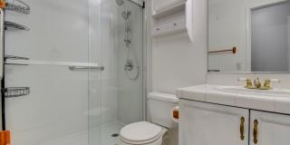 Charming 3-bedroom 2-bathroom home Gallery 11