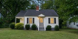 THREE BEDROOM/TWO BATH BUNGALOW - GREAT LOCATION! MOVE IN SPECIAL! Gallery 1