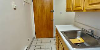 2528 Christian St Gallery 10