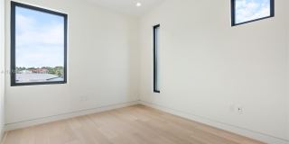 536 W 51st St Gallery 18