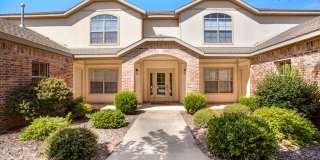 3 bed, 2 bath Condo - ASK ABOUT OUR CASHLESS SECURITY DEPOSIT OPTION. Gallery 1