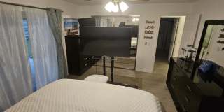 137 Magnolia Street Gallery 16