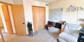 Updated 3bed 3bath End Unit Townhome w’Great Views Gallery 15
