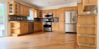 Spacious 5-Bedroom Santa Paula Home with Large Backyard & Cul-de-Sac Location Gallery 1