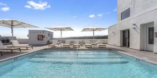 838 N DOHENY Dr Gallery 36