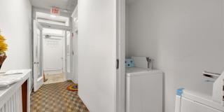 916 PINE Street Gallery 12