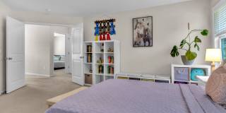 4 bedroom 2.5 bathroom home close to beaches, shopping, and Marine Corps Bases. Gallery 35