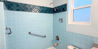 UPDATED LARGE BRIGHT 1250sf 2BR/1BA/1GR Crocker Home  AVAILABLE NOW Gallery 17