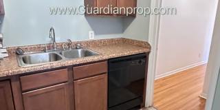 Crosstown Side By Side, Washer/Dryer In Unit, 1 Garage Space, Hardwood Floors, Dishwasher Gallery 8