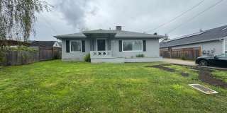 West Roseburg 2 Bedroom house with garage and shop Gallery 1