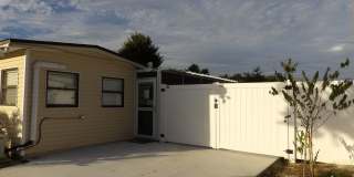Cute 2 Bedroom 1 Bath with huge Screen Porch Gallery 5