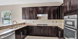 Great Pool Home with excellent lake View in Heron Bay, Parkland Gallery 9