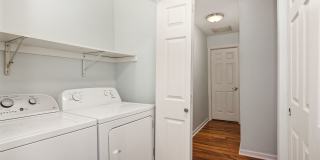 Beautiful 3 bed / 2 bath duplex in Uptown Neighborhood! Gallery 18