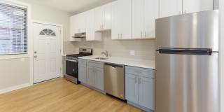 2876-2900 N Clark Gallery 68