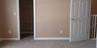 Cute townhome with 3 bd / 2.5 Bath Gallery 24