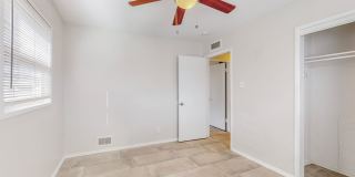 NE 2/BD 1/BA 1/CG HOME Gallery 24