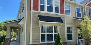 Immaculate 3/2.5 townhouse in Randal Walk Community of Lake Nona Area (Gated) Gallery 1