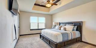 $500 Off First Month's Rent!!! St James Park Home in Norman - Community Pool!  Available in Now! Gallery 20