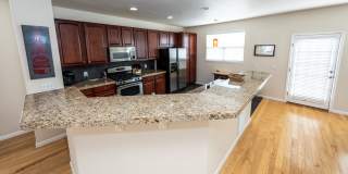 Downtown 3 Bedroom Townhome with 2 Car Garage Gallery 27