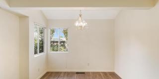 7 Meridian Circle Gallery 7