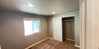 2 Bedroom / 1 Bathroom in NE Bend Gallery 7