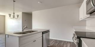 Pet-Friendly 3-Bed Home – Move-In Ready with Garage Gallery 4