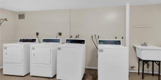 1351 NE Miami Gardens Dr Gallery 5