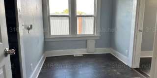 $1,249 - 3 bedroom / 1 bathroom - Single Family Home Gallery 7