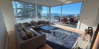 Iconic Russian Hill Luxury: Fully Remodeled 6-Level Home with Sweeping Bay Views Gallery 1
