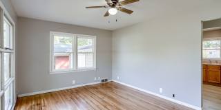 2 Bedroom With Oversized Garage & Prime Location Near 90th & Blondo!! Gallery 5