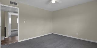 2 Bedroom Townhouse Apartment Gallery 56