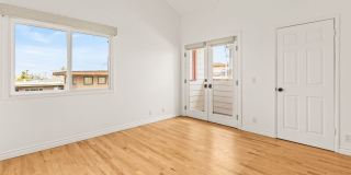 Spacious 3 Bed / 3 Bath Ocean Beach Townhome with Private Patio & Garage - Available NOW Gallery 15