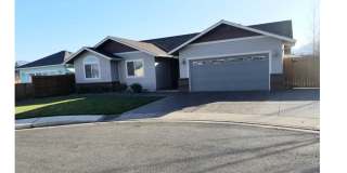 3 bed 2 bath Single Family Home for Rent in Grants Pass Gallery 1