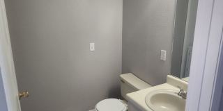 Fantastic 2-Bedroom Townhome in Briargate! Union and Lexington. Gallery 5