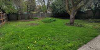 Charming 3BD/1BA located within walking distance to Friendly/College Hill neighborhood Market of Choice! Gallery 20