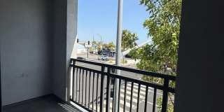 2 Bedroom, 2.5 Bath Tri-level townhouse in Signal Hill Gallery 19