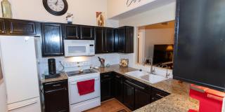 LOVELY SINGLE LEVEL 3 BEDROOM W/DEN 2 BATH PEORIA HOME VERY CLEAN! Gallery 5