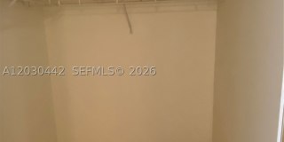 300 Crestwood Ct N Gallery 10