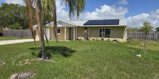 2209 SE E Dunbrooke Circle Gallery 1