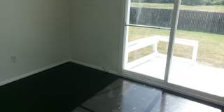 MOVE IN SPECIAL: $200 off of the first full month's rent! Very nice Home located in the Carrasland Area! Gallery 11