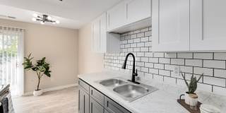 Emerald Square Villas Gallery 3