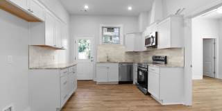 Spacious 3BR/2BA Home on West Victory Drive Gallery 1