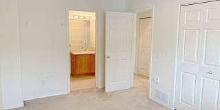 East Anchorage Townhouse with Yard, Garage, and W/D In unit! Close to JBER! Gallery 20